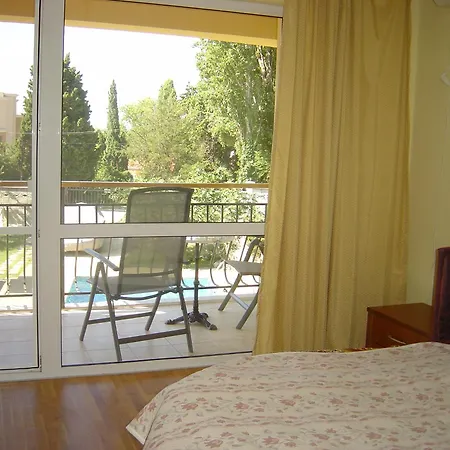 Part Of The House In The Apple Garden * Warna